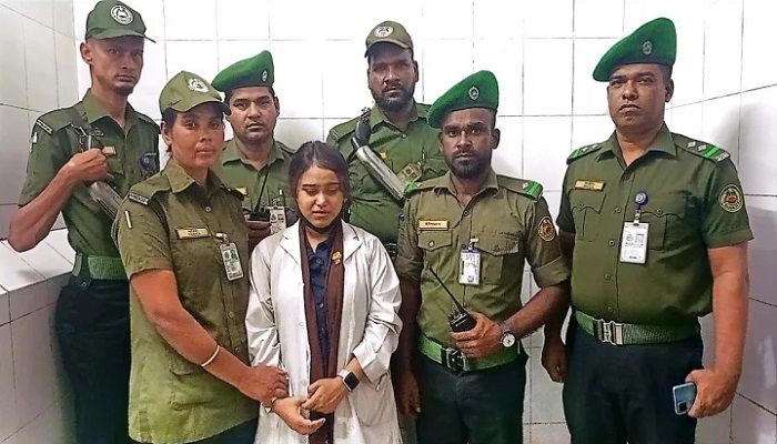 ঢাকা মেডিকেল থেকে ভুয়া চিকিৎসক  আটক