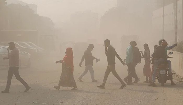 বায়ুদূষণে শীর্ষ পাঁচে ঢাকা  