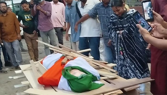  শাহবাগে হাসিনার প্রতীকী চিতা দাহ 