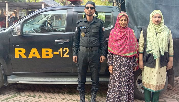 গাঁজাসহ নারী মাদক ব্যবসায়ী আটক