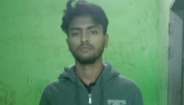 নোয়াখালীতে অস্ত্রসহ যুবক গ্রেপ্তার