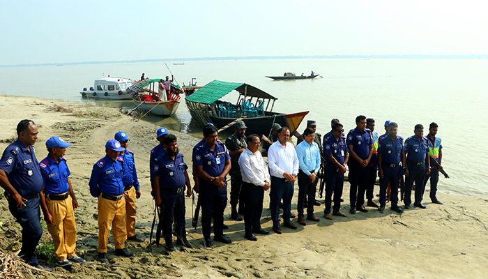 অবৈধভাবে বালু উত্তোলনের দায়ে ২ লাখ টাকা জরিমানা  