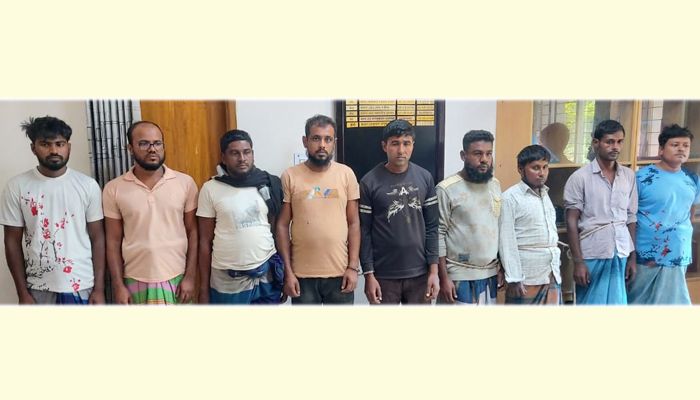 পাঁচ জাহাজসহ ৯ অবৈধ বালু ব্যবসায়ী গ্রেপ্তার