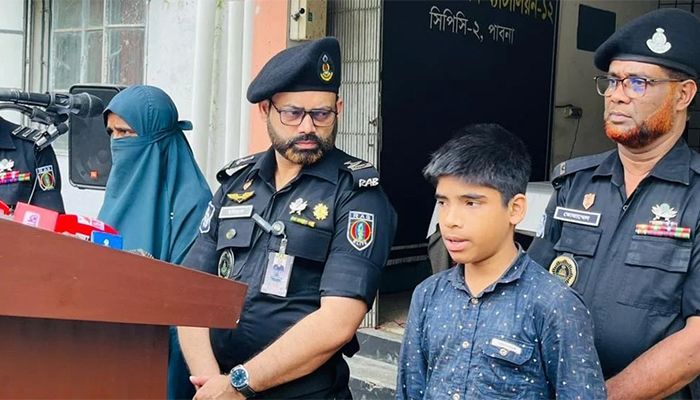 পাবনায় অপহৃত ছাত্র উদ্ধার, অপহরণকারী গ্রেপ্তার
