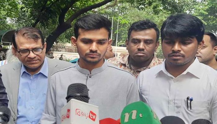 নারী ফুটবলারদের সমস্যা নিয়ে আলোচনা হয়েছে: আসিফ 