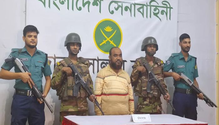মিরপুরে চাঁদাবাজি, সেনাবাহিনীর হাতে আটক-১ 