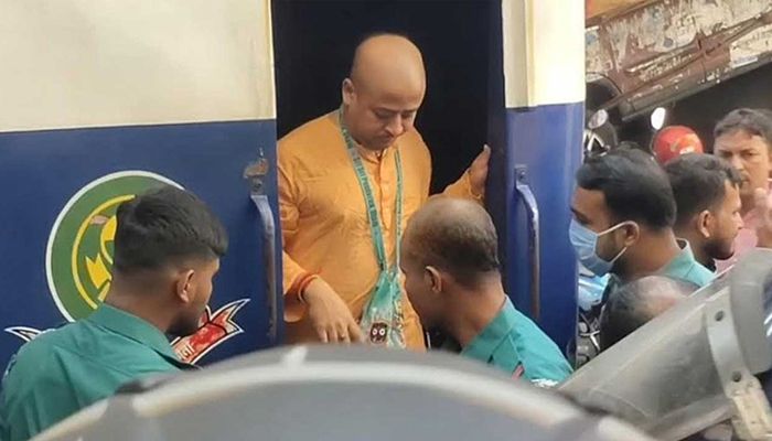পাননি ডিভিশন, কারাগারে যে খাবার দেওয়া হচ্ছে চিন্ময়কে