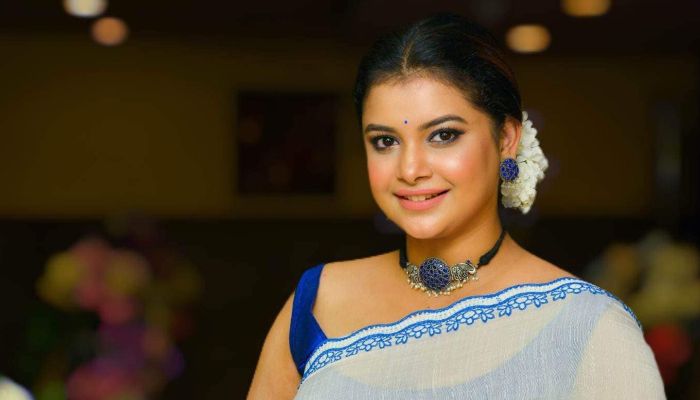 খুশি হতে মানা করলেন শবনম ফারিয়া