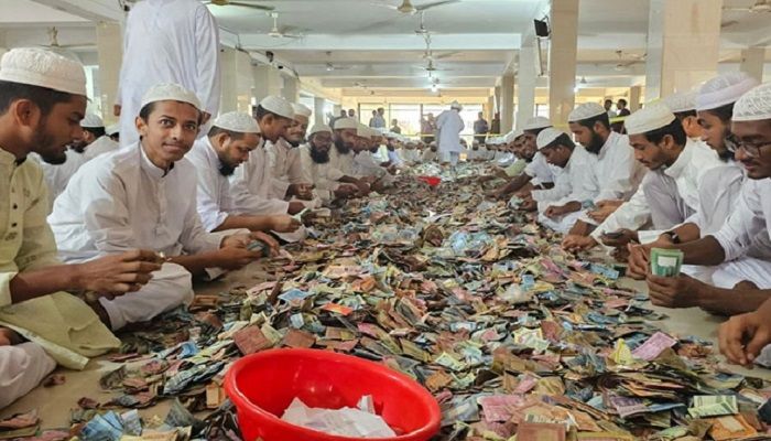 পাগলা মসজিদের দানবাক্সে মিলল ২৯ বস্তা টাকা