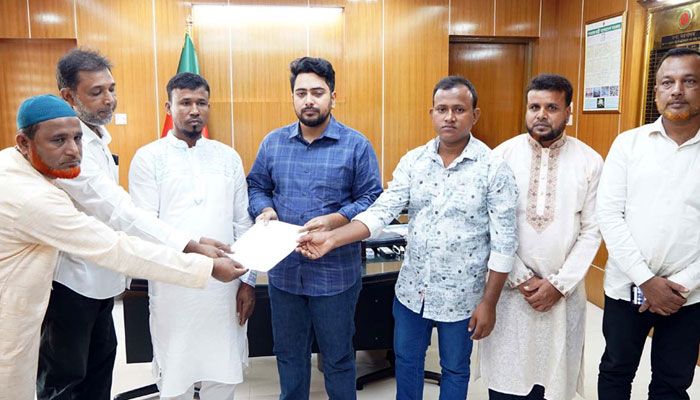 তথ্য উপদেষ্টার সঙ্গে দেখা করল শহীদ সাঈদের পরিবার 