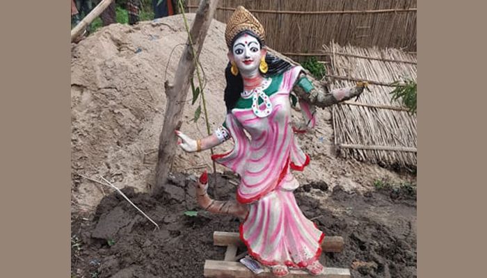 ‘প্রতিপক্ষকে ঘায়েল করতে নিজেই মূর্তি ভাঙেন বীরেন’