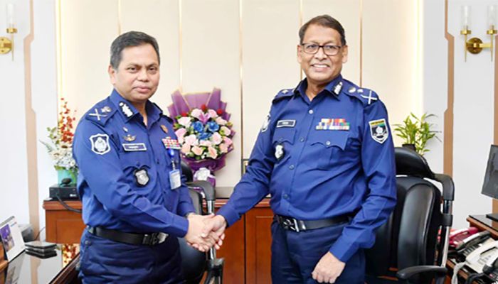 আইজিপি হিসেবে দায়িত্ব নিলেন বাহারুল আলম