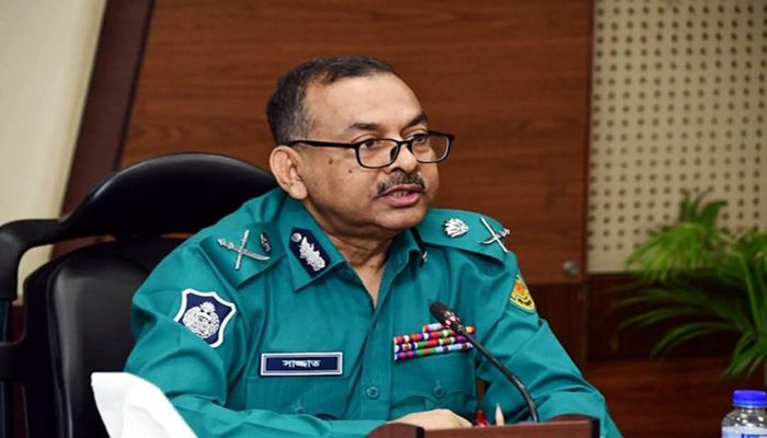 কাজের মাধ্যমে পুলিশের ভাবমূর্তি উজ্জ্বল করতে হবে: ডিএমপি কমিশনার  