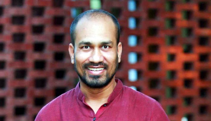 ‘পাপমুক্ত’ রাসেল মিয়াকে খুঁজছে পুলিশ