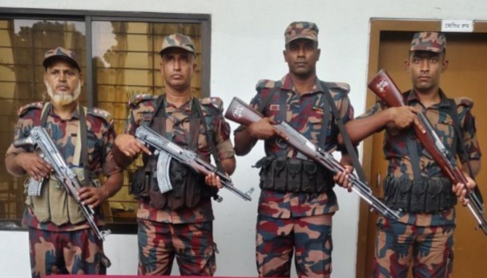 ট্রেন থেকে প্রায় ২ কোটি টাকার মাদক জব্দ 