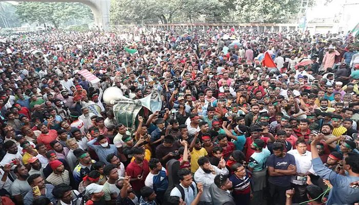 প্রেস ক্লাবে ব্যাটারিচালিত রিকশাচালকদের গণঅবস্থান