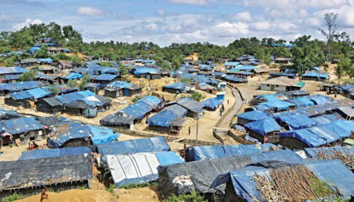 রোহিঙ্গা শিবিরে অজ্ঞাত সন্ত্রাসীদের হামলায় যুবক নিহত 