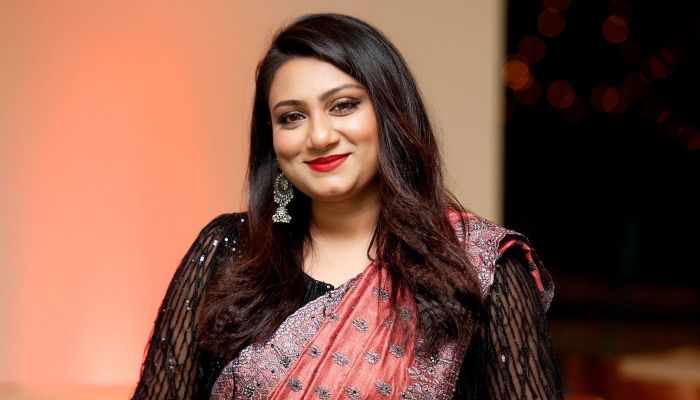 হিন্দি গানে অবন্তী সিঁথি