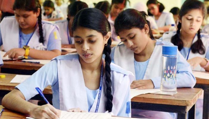 দুই মাস পিছিয়ে যাচ্ছে আগামী বছরের এসএসসি-এইচএসসি পরীক্ষা