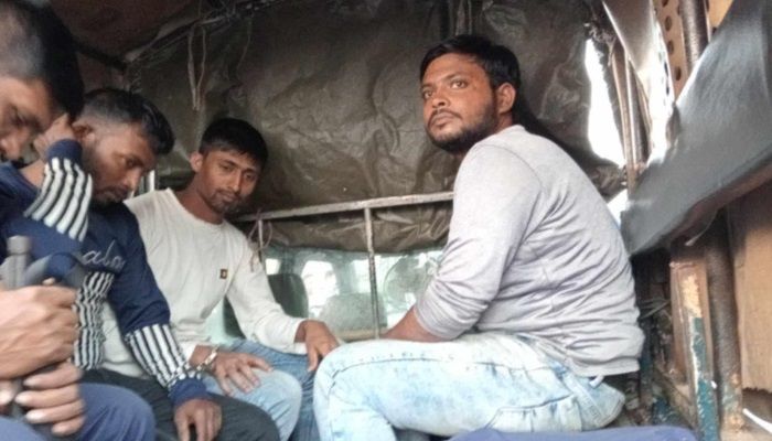 যশোরে যুবলীগের ঝটিকা মিছিল, গ্রেপ্তার ৩