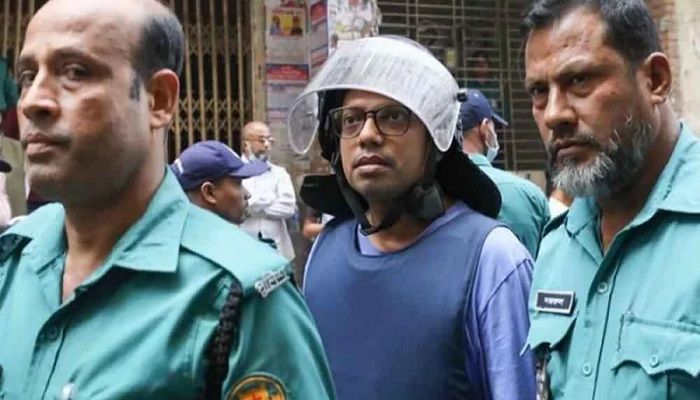 পলকের জন্য হাই কমোড চাইলেন আইনজীবী
