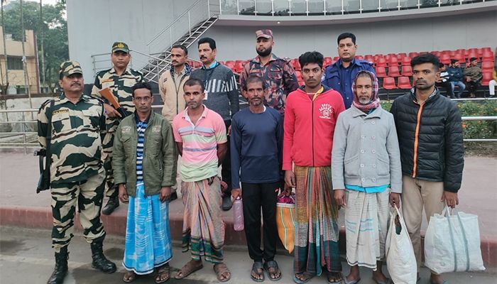 ভারতে কারাভোগ শেষে দেশে ফিরলেন ৬ জেলে 