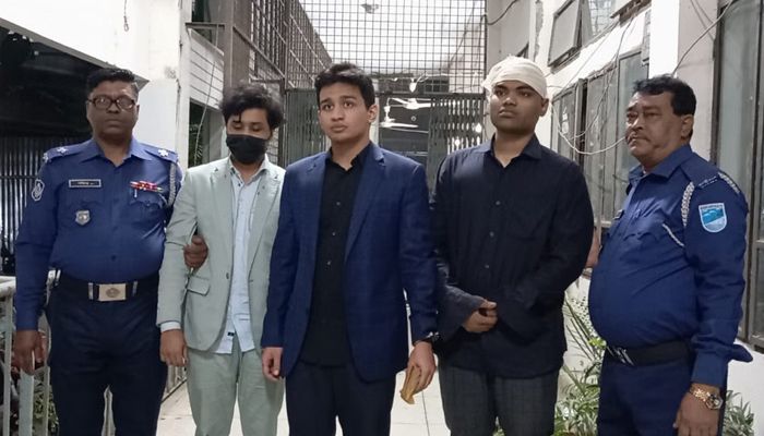 বুয়েট শিক্ষার্থী নিহত: দুই দিনের রিমান্ডে  ৩ আসামি 