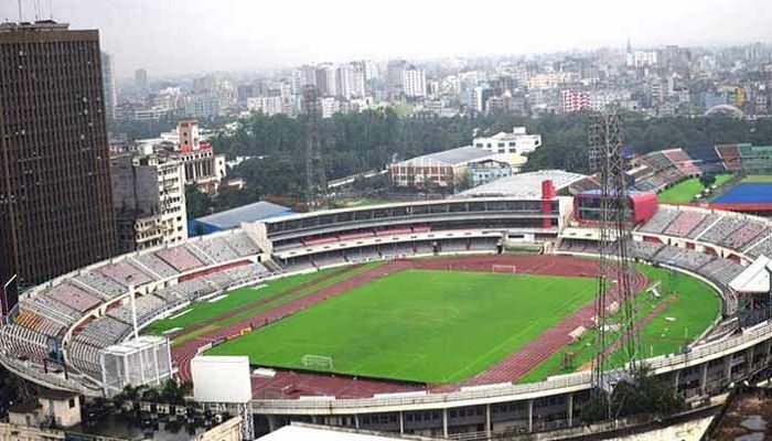 মৌসুমের শুরুতেই মাঠ নিয়ে সমালোচনার ঝড়
