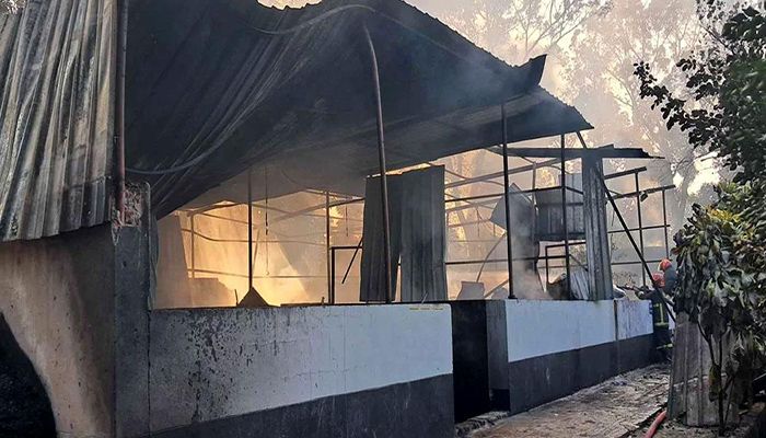 বোতাম তৈরির কারখানার আগুন নিয়ন্ত্রণে  
