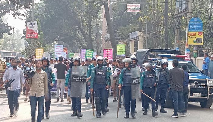 ভারতীয় আগ্রাসনের প্রতিবাদে অবসরপ্রাপ্ত পুলিশদের পদযাত্রা শুরু