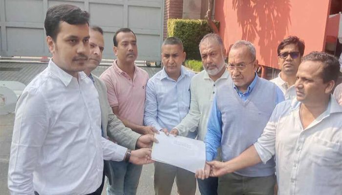 ভারতীয় হাইকমিশনে বিএনপির তিন সংগঠনের স্মারকলিপি