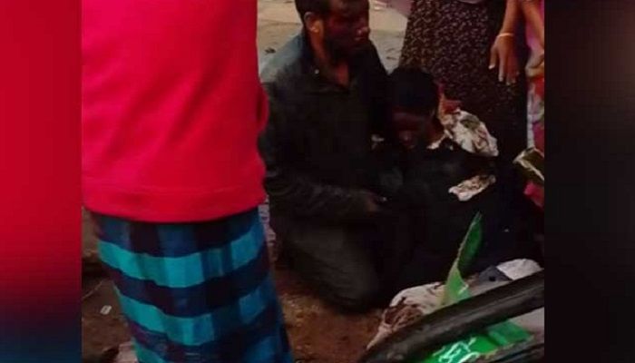 ট্রাকের ধাক্কায় প্রাণ গেল সিএনজির ৪ যাত্রীর