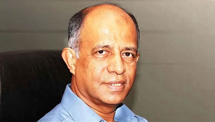 বিমানবন্দরে বিজিবির সাবেক মহাপরিচালক আটক