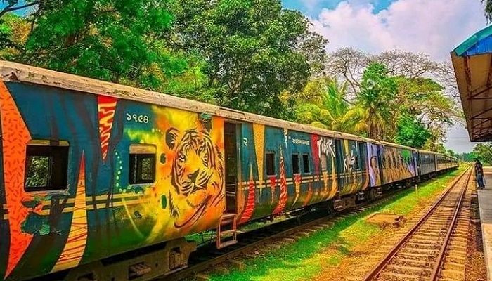 চট্টগ্রাম বিশ্ববিদ্যালয়: পাহাড়ের বুকে শাটলের সুর