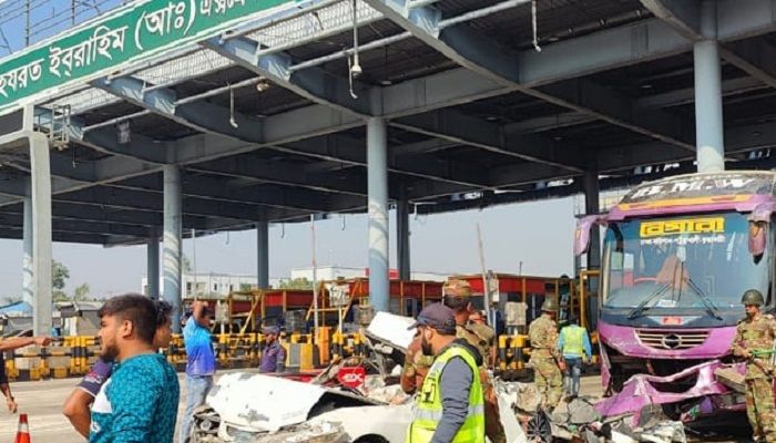 ঢাকা-মাওয়া এক্সপ্রেসওয়েতে সড়ক দুর্ঘটনায় নিহত ৫