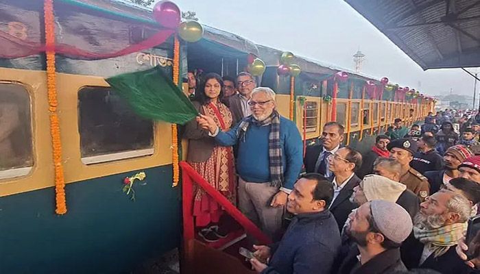 ঢাকা-জয়দেবপুর রুটে দুই জোড়া কমিউটার ট্রেন চালু  