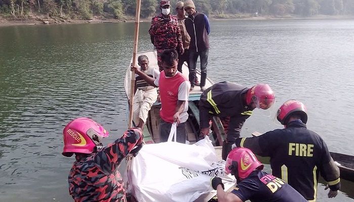 কর্ণফুলীতে ভেসে উঠল ২ পর্যটকের মৃতদেহ