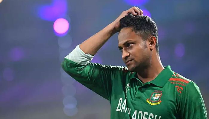সব ধরনের ক্রিকেটে নিষিদ্ধ সাকিবের বোলিং   