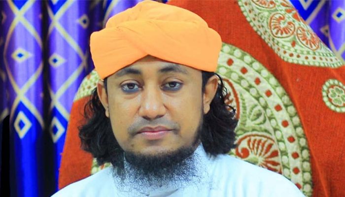 তাহেরীকে গ্রেপ্তার করতে যাওয়া পুলিশের তিনটি গাড়ি ভাঙচুর