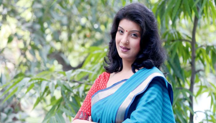 মৌ এবার দ্বৈত চরিত্রে