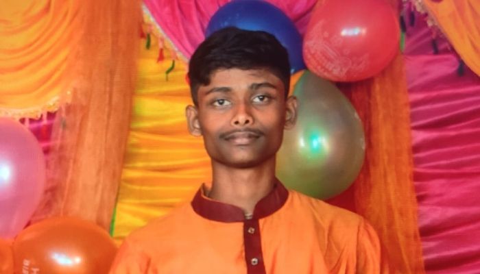 আকাশ সরকার। ছবি- সাভার প্রতিনিধি