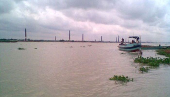 নারায়ণগঞ্জে কয়লাবাহী জাহাজে ডাকাতি, আটক ১