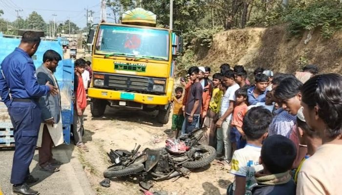 দুর্ঘটনা কবলিত স্থান। ছবি- কক্সবাজার প্রতিনিধি 
