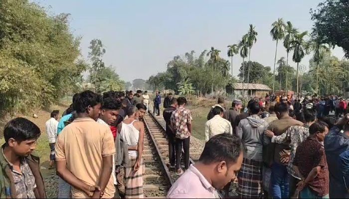 রেললাইনে পড়ে ছিল নারীর ক্ষতবিক্ষত মরদেহ