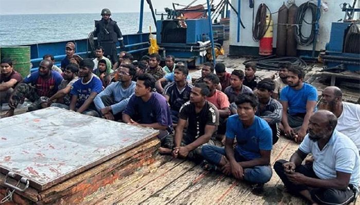 কাল ভারত থেক দেশে ফিরছেন ৯০ জেলে 
