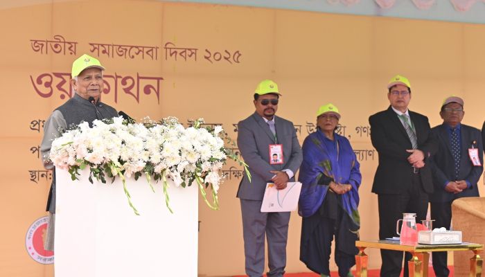  শুধু ব্যক্তি নয়, জনস্বার্থে ব্যবসা করা উচিত: প্রধান উপদেষ্টা 