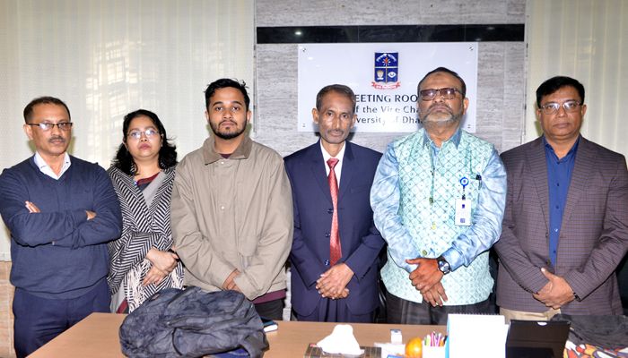 শহিদ মুগ্ধ ও ফাইয়াজের ব্যবহৃত জিনিসপত্র ঢাবির সংগ্রহশালায় 