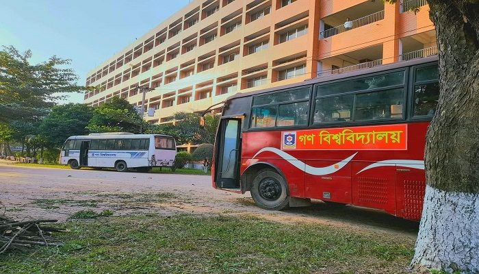 আশ্বাসেই ঝুলে আছে গণ বিশ্ববিদ্যালয় শিক্ষার্থীদের বাস!