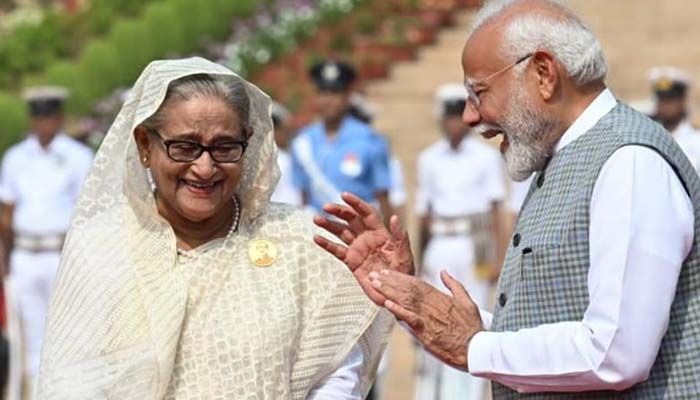 পাসপোর্ট বাতিলের পরও যে উপায়ে ভারতে থাকছেন শেখ হাসিনা