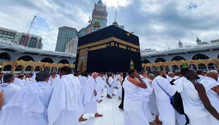 ওমরাহ যাত্রীদের জন্য ৫ টিকা বাধ্যতামূলক করলো সৌদি আরব